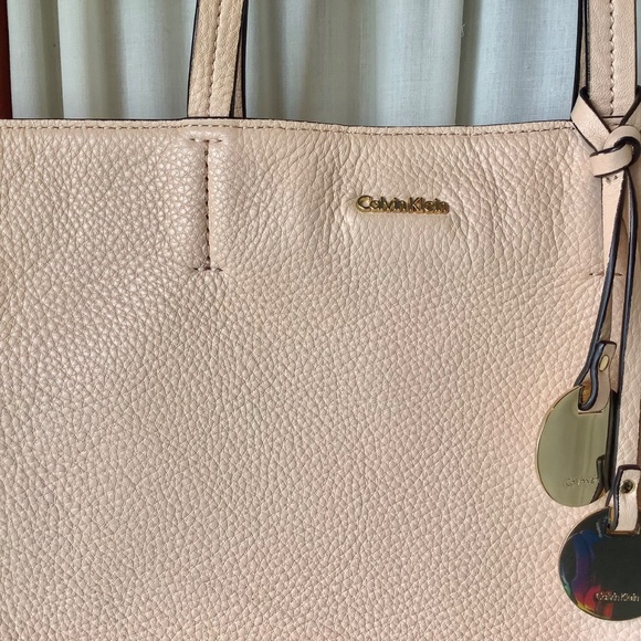 Calvin Klein Pebbled Leather Tote Pale Peach - Picture 3 of 9